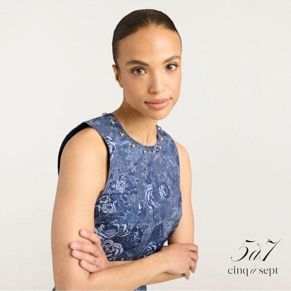 Cinq à Sept **NWT** Maia Studded Crop Top in Indigo Blue Floral - Picture 3 of 9